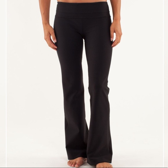 SOLD Lululemon Reversible Groove Pant - Picture 4 of 12